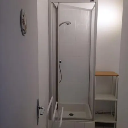 F2 Et Jardinet Face Et Acces Direct Appartement *