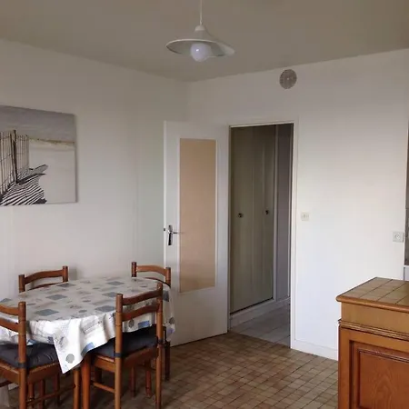 F2 Et Jardinet Face Et Acces Direct Bernières-sur-Mer