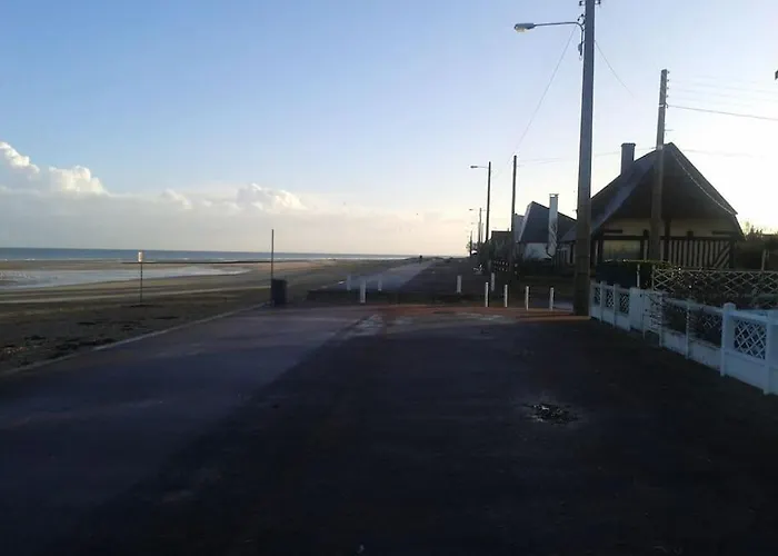 F2 Et Jardinet Face Et Acces Direct *