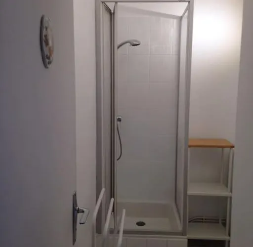 F2 Et Jardinet Face Et Acces Direct Appartement *