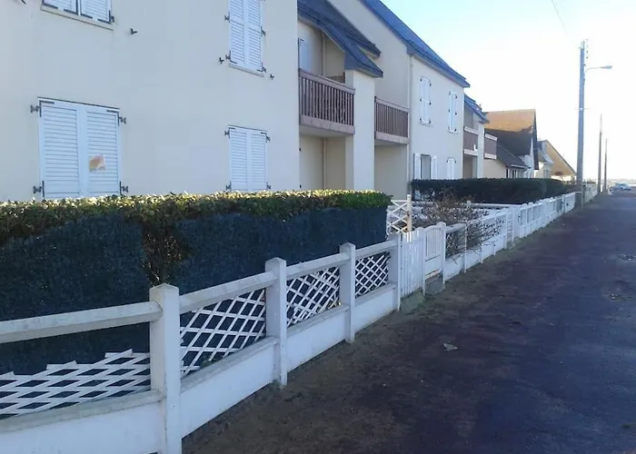 F2 Et Jardinet Face Et Acces Direct Appartement Bernières-sur-Mer