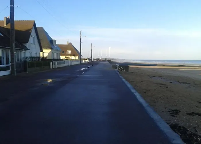 Appartement F2 Et Jardinet Face Et Acces Direct Bernières-sur-Mer